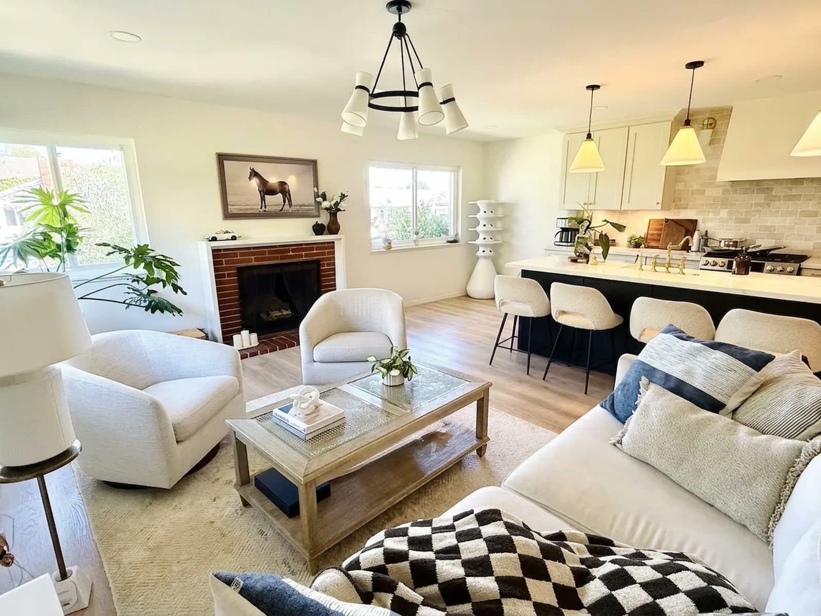 20649 Yeandle Ave, the living room of a Castro Valley hillside home.